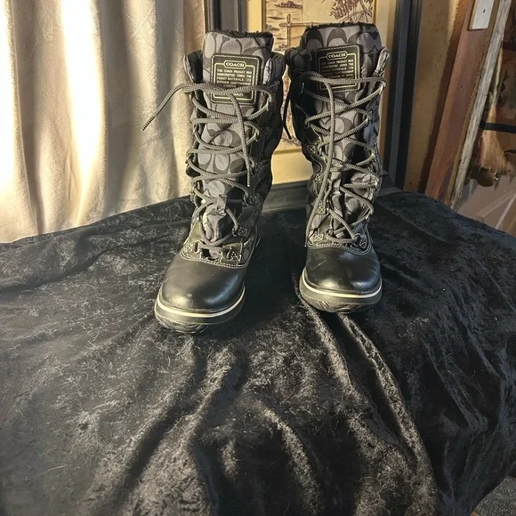 Coach ‘Shaine’ women’s winter boots size 8 1/2 - Picture 8 of 8